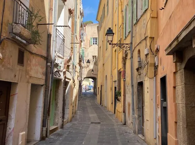 Renovated In The Heart Of The Old Town *