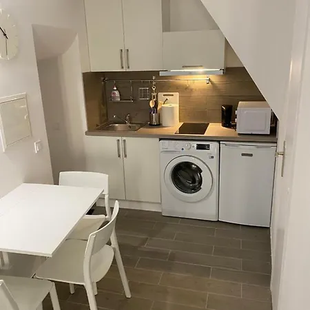 Renovated In The Heart Of The Old Town