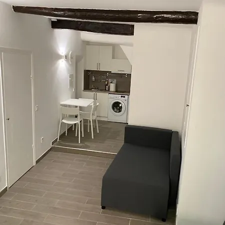 Апартаменты Renovated In The Heart Of The Old Town Ментона