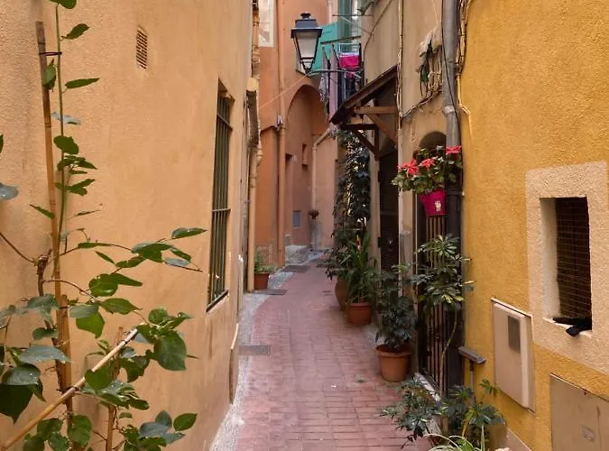 Renovated In The Heart Of The Old Town Apartment Menton